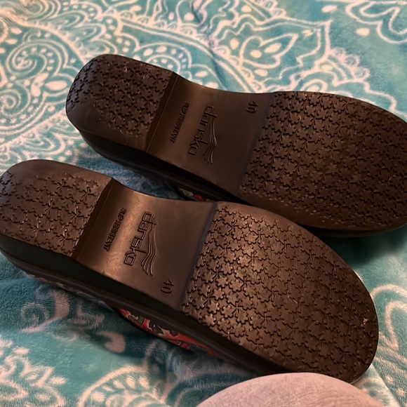Floral patterned Dansko clogs size 40 🌸 - Picture 2 of 5